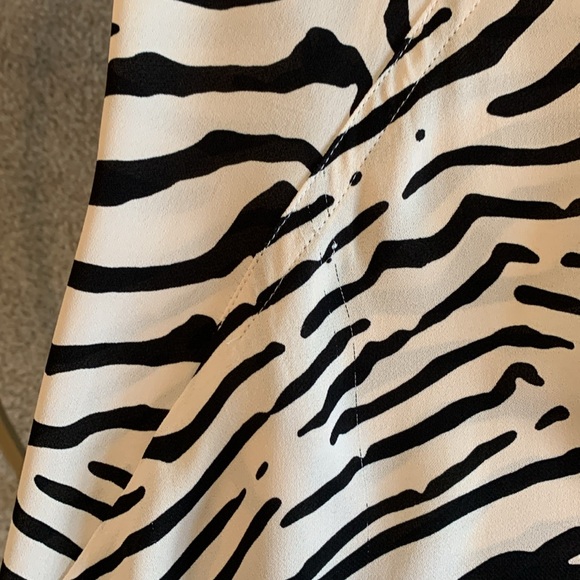 Donna Karan New York Sleeveless Zebra Print Tunic - Picture 11 of 16